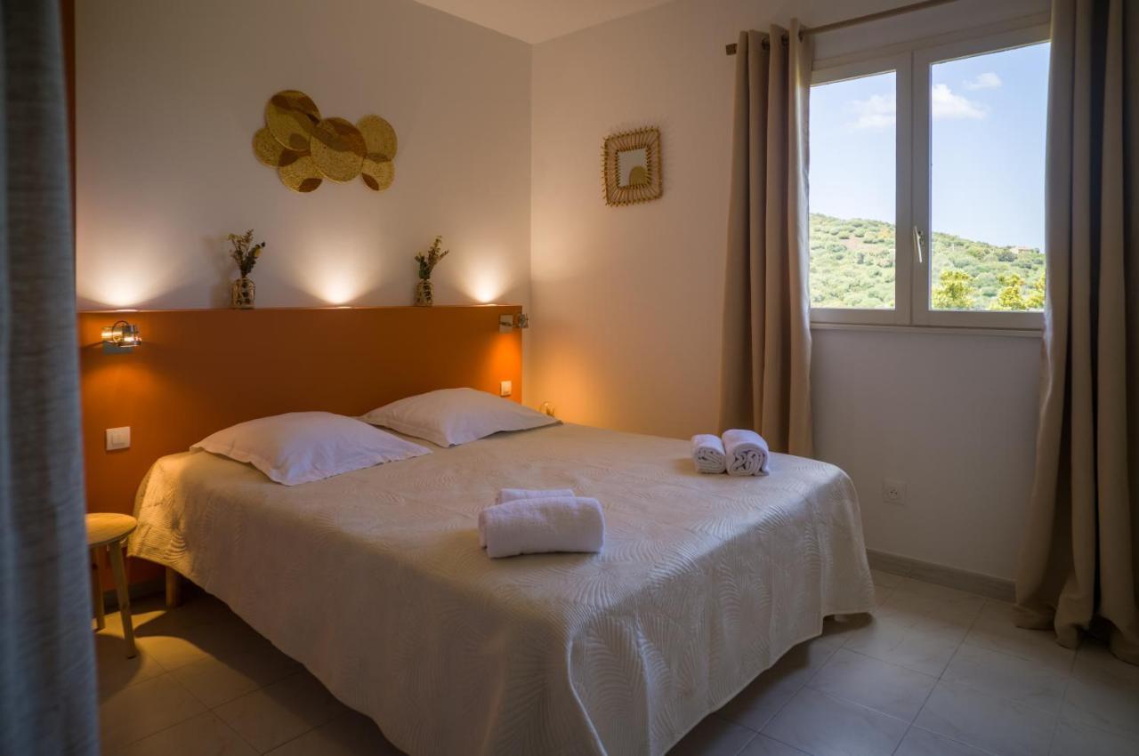 Hôtel - Restaurant U Santu Petru Saint-Florent  Bagian luar foto