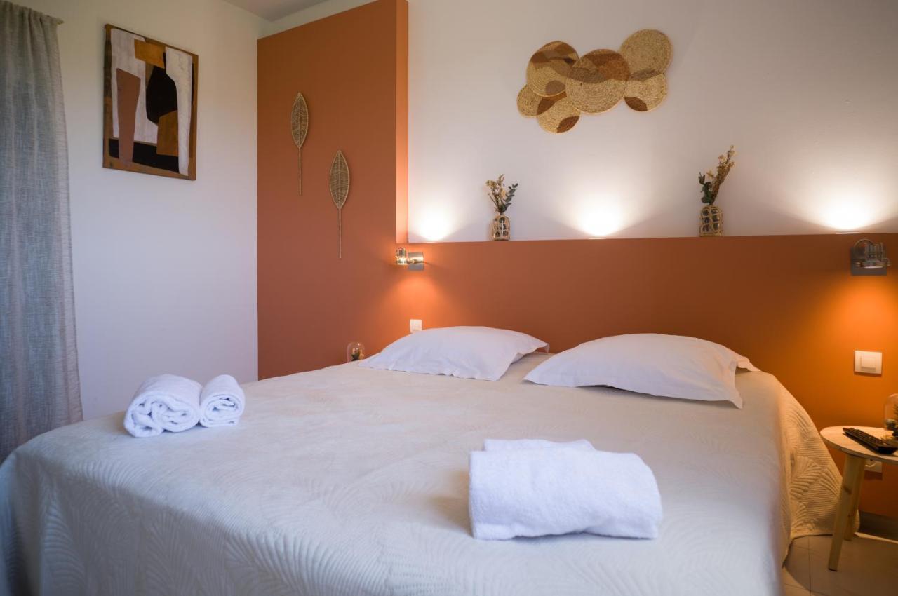 Hôtel - Restaurant U Santu Petru Saint-Florent  Bagian luar foto