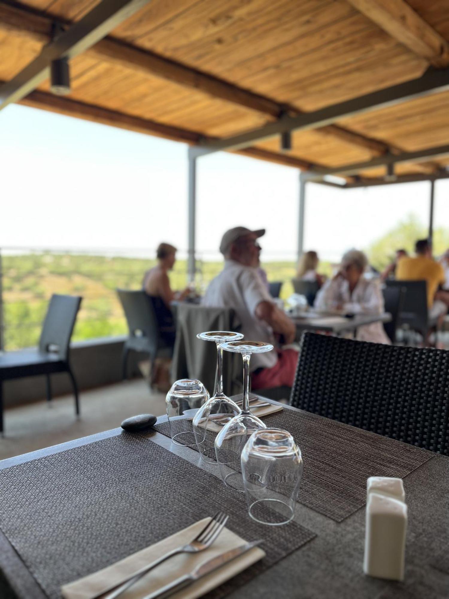 Hôtel - Restaurant U Santu Petru Saint-Florent  Bagian luar foto