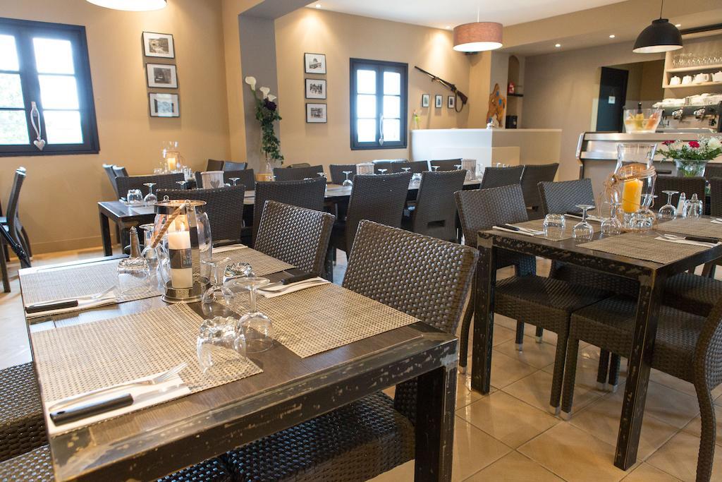 Hôtel - Restaurant U Santu Petru Saint-Florent  Bagian luar foto
